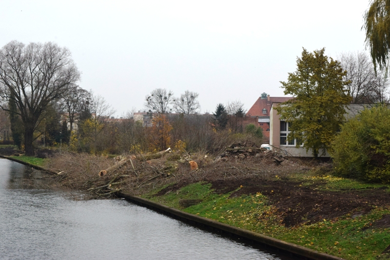 trwają prace. Powstaje bulwar nad Tugą